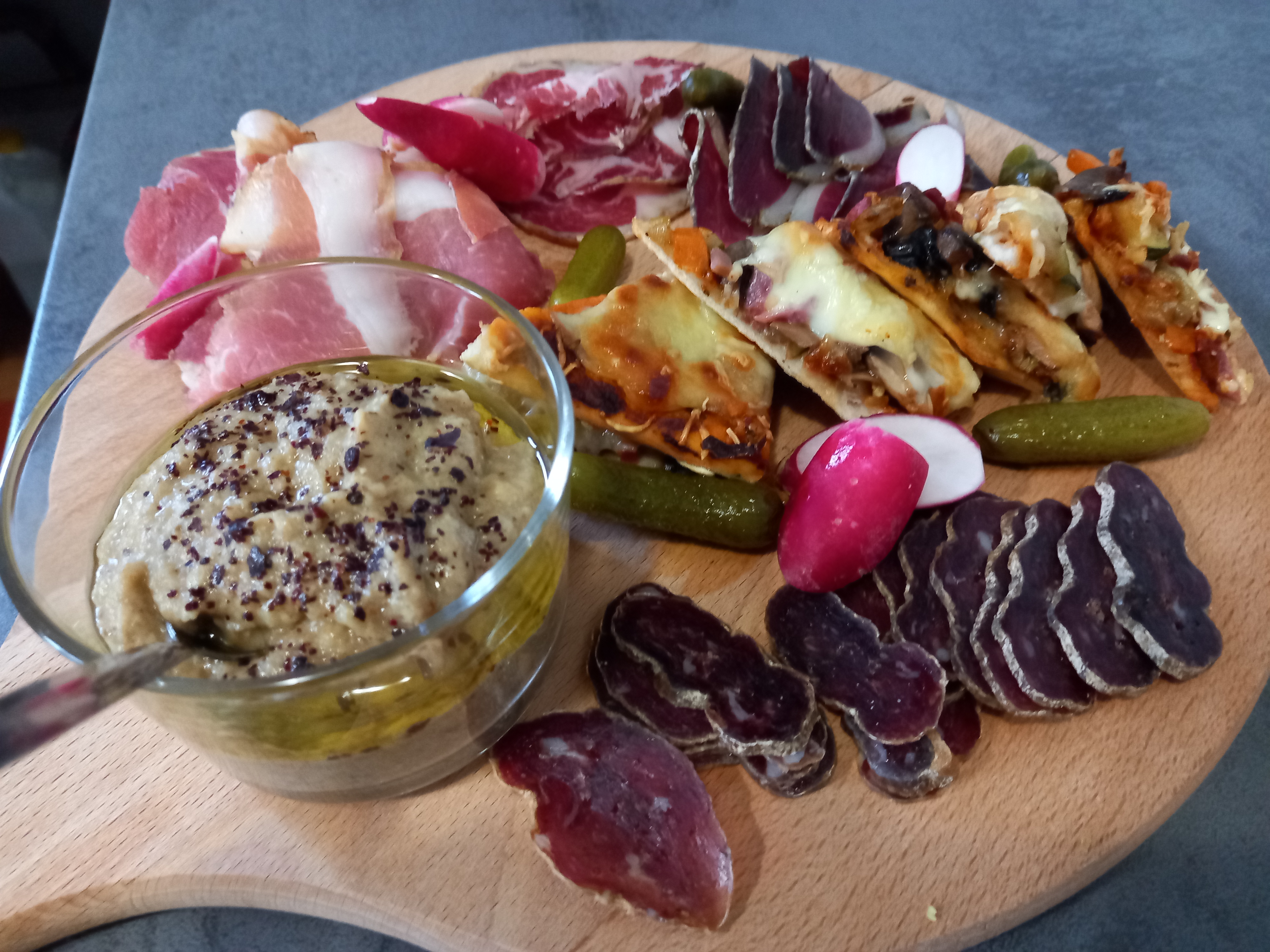 Table d'hôtes — grande tablée